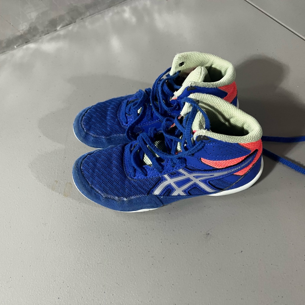 Youth ASIC wrestling shoes
